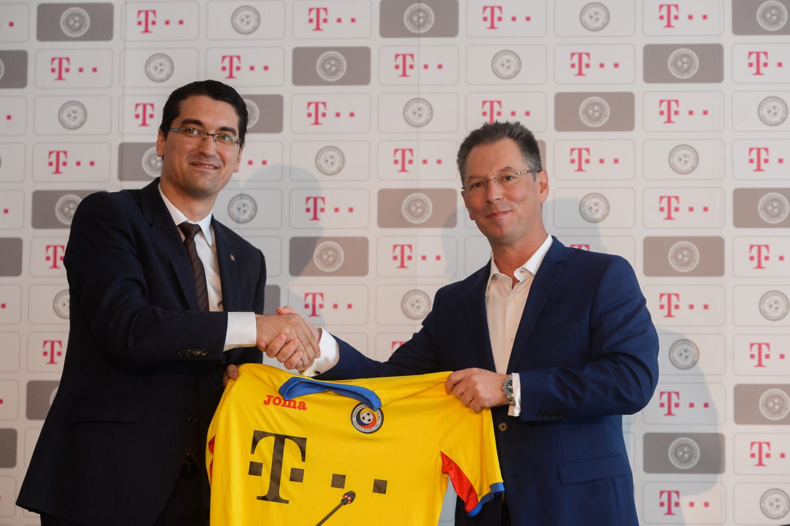 Telekom sponsor echipa nationala fotbal_2